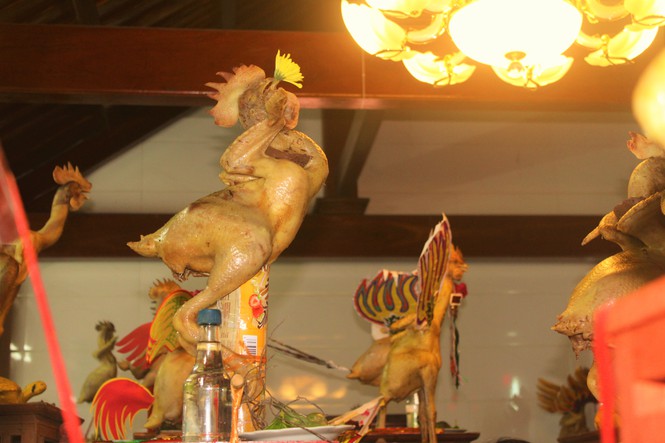 Đội gà bay trong mâm cúng rằm tháng Giêng ở Hà Tĩnh